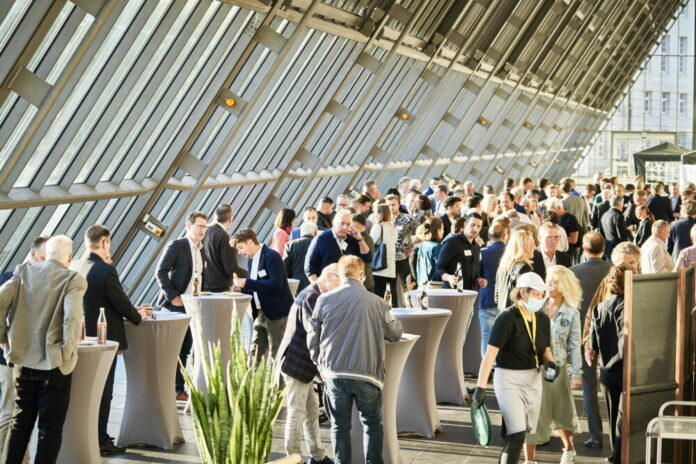 Junge Start-ups stellten beim Unternehmertreff im Wissenschaftspark ihre Produkte und Ideen vor. Foto: Wipa